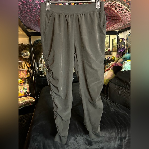 Velocity woman’s Black Joggers NWOT Size L - Picture 3 of 8